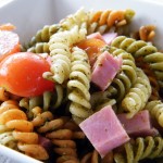 pesto-pastasalade met ham