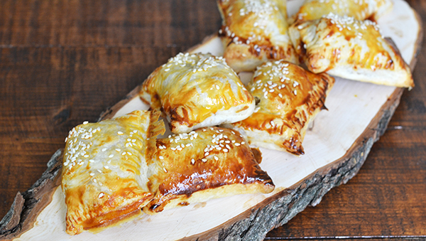 mini frikandelbroodjes