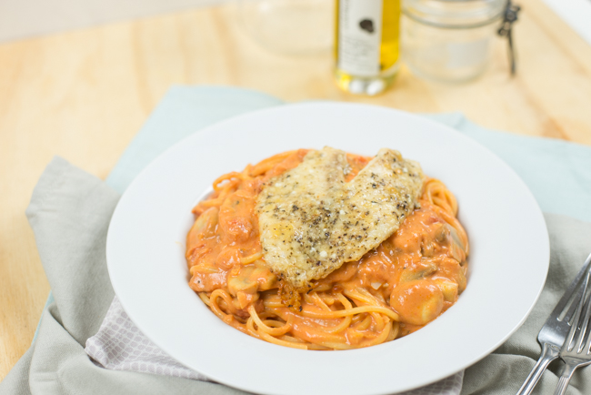 Spaghetti met Tilapia in Parmezaankorst