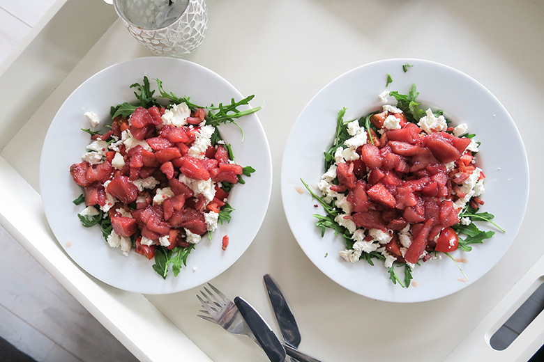 Stoofperensalade met geitenkaas en spek