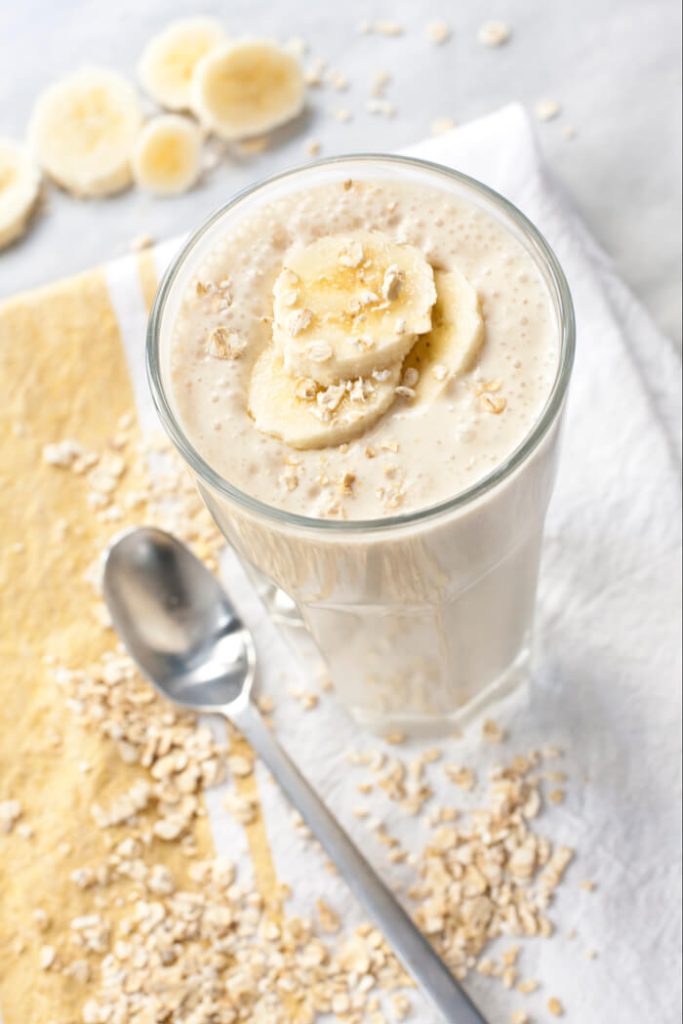 Ontbijtshake met banaan en havermout