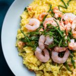 Saffraanrisotto met garnalen en zeekraal