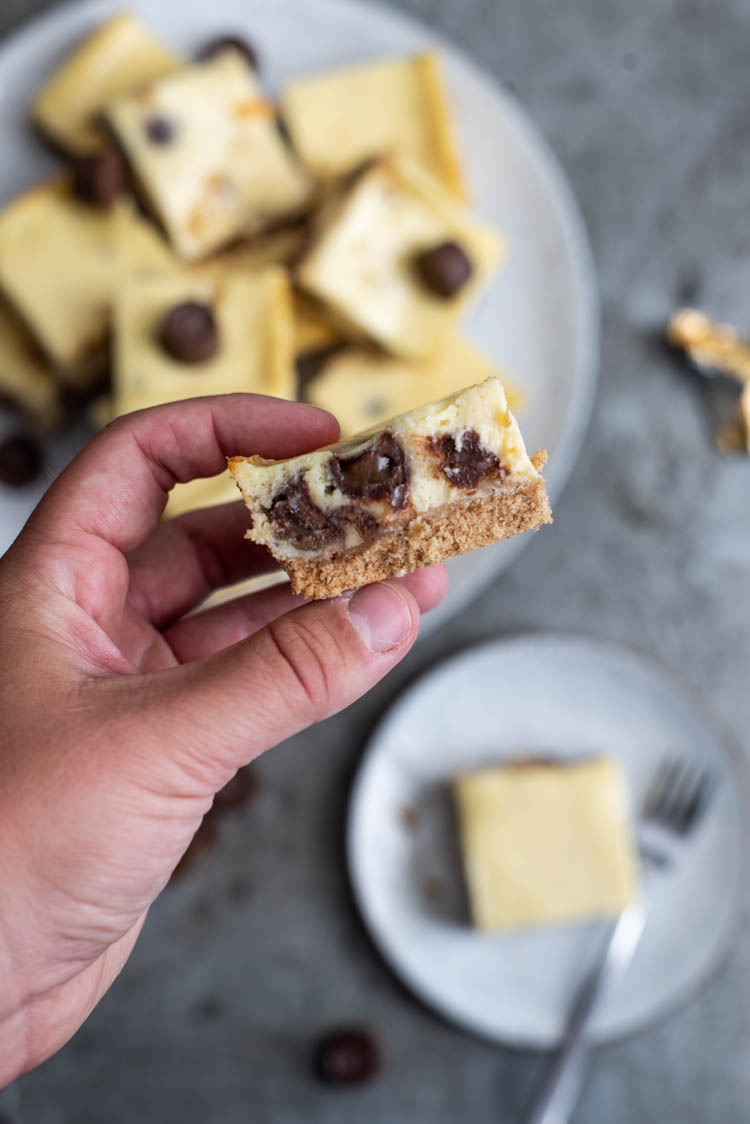 Chocolate-chip & Rolo Cheesecakebars