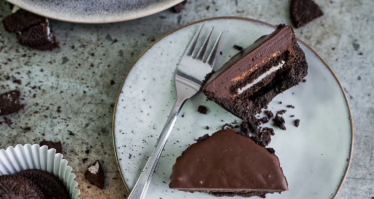 Chocoladefudgetaartjes met pindakaas & Oreo