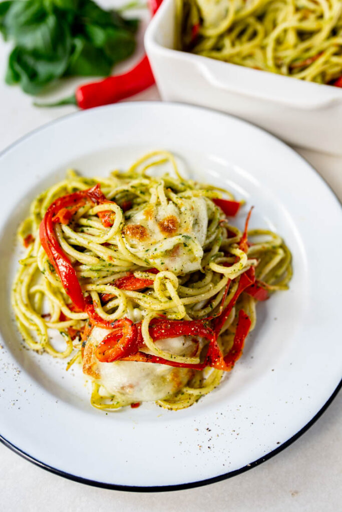 9x Vegetarische spaghetti recepten 7 SpaghettiBasilicumGegrildePaprikaMozzarella ST