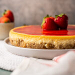 Witte chocoladecheesecake met aardbeien