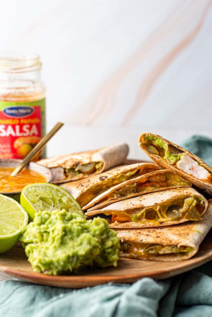 Quesadilla's met gamba's & mangopapaya salsa OhMyFoodness