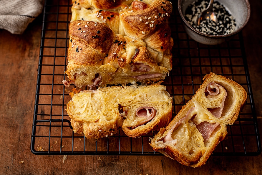 Ham-kaas croissantbrood