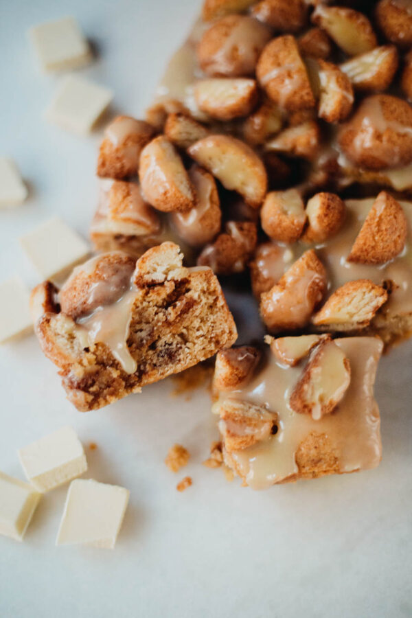 Bitterkoekjes Blondies met Witte Chocolade Ganache ST