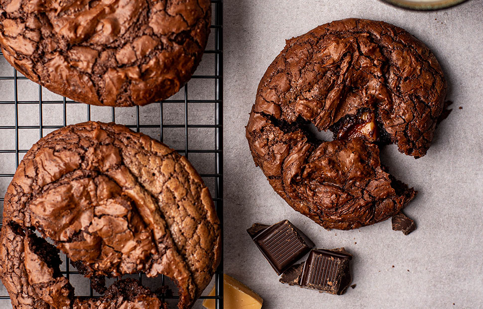 Browniekoekjes met gezouten karamel