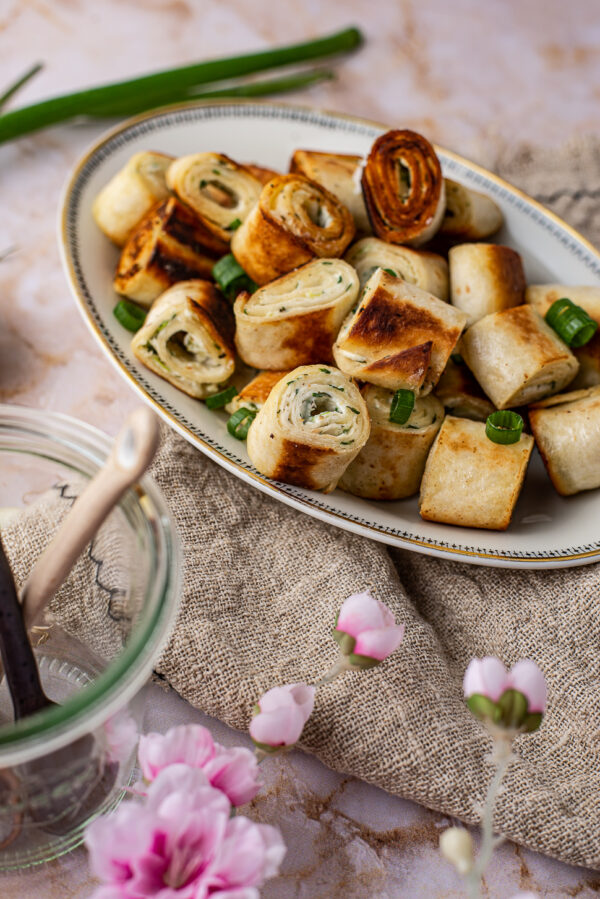 Knapperige tortillabites met kruidenkaas