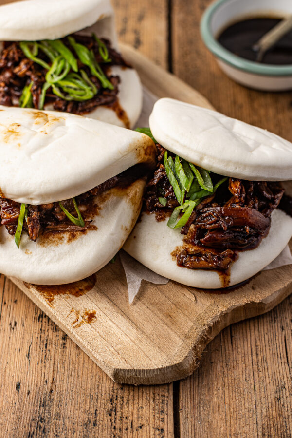 Bao's met pulled chicken