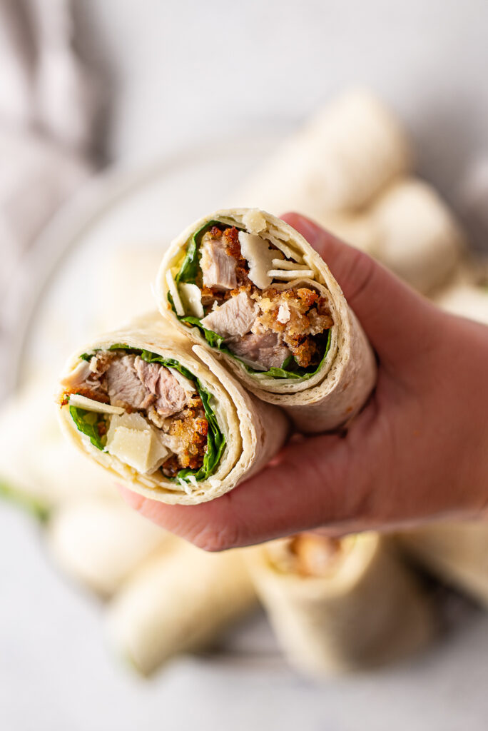 Caesar Salad wrap met gefrituurde kip