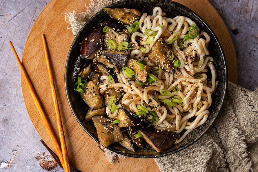 gewokte aubergine met miso