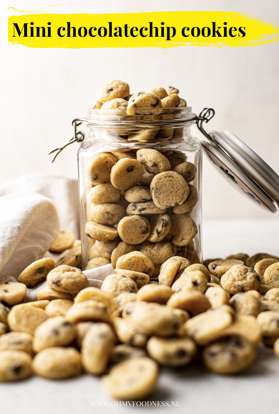 Mini chocolatechip cookies