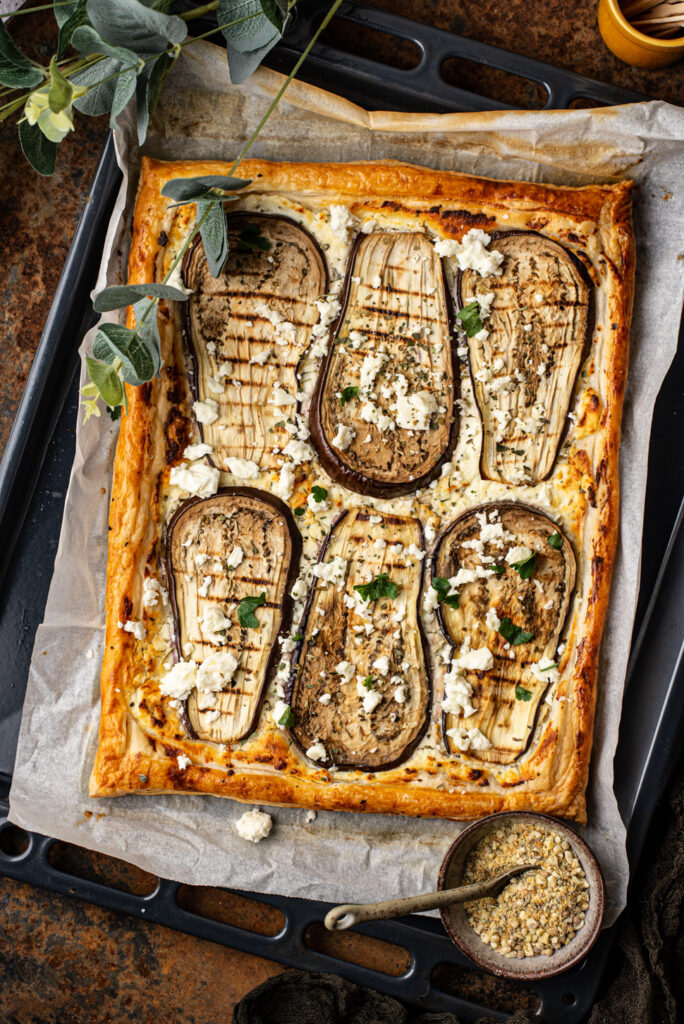 Plaattaart met gegrilde aubergine en fetacrème - OhMyFoodness