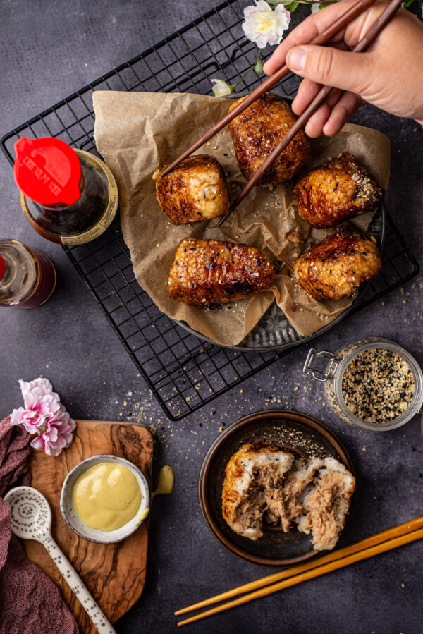 Yaki Onigiri met tonijn