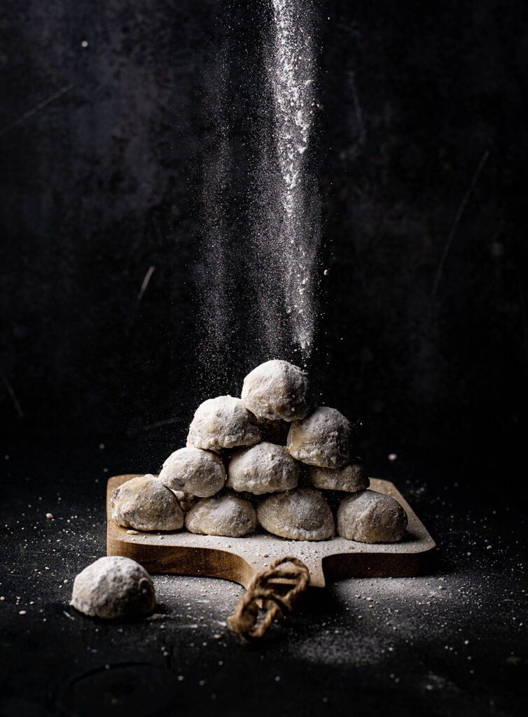 Witte chocolatechip en pecannoten sneeuwballen