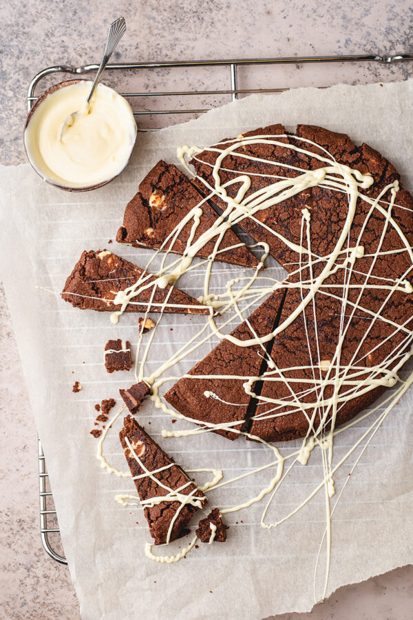 Giant chocolatechip cookie