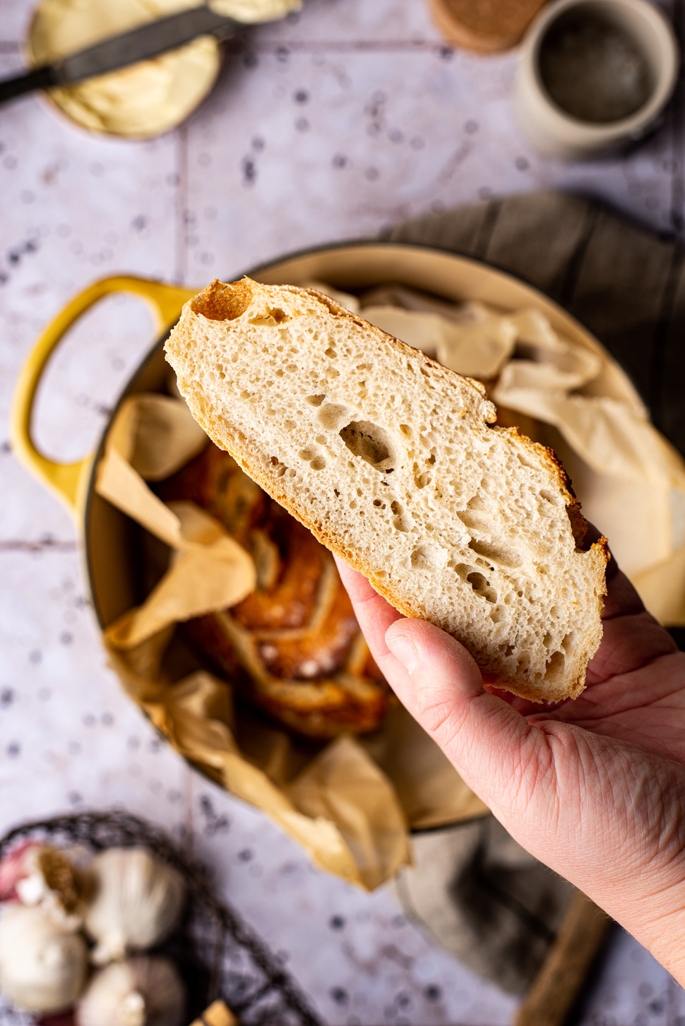 No knead bread met gepofte knoflook