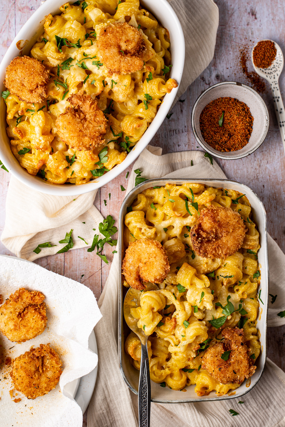 Mac & Cheese met krokante cajungarnalen