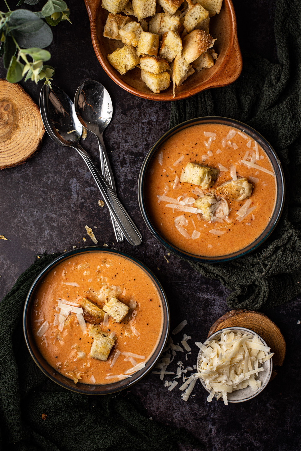 Tomatencremesoep met knoflook-kaascroutons