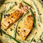 Zalm in mosterdsaus met groene asperges