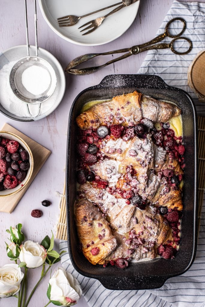 croissantbake met vanille en rood fruit