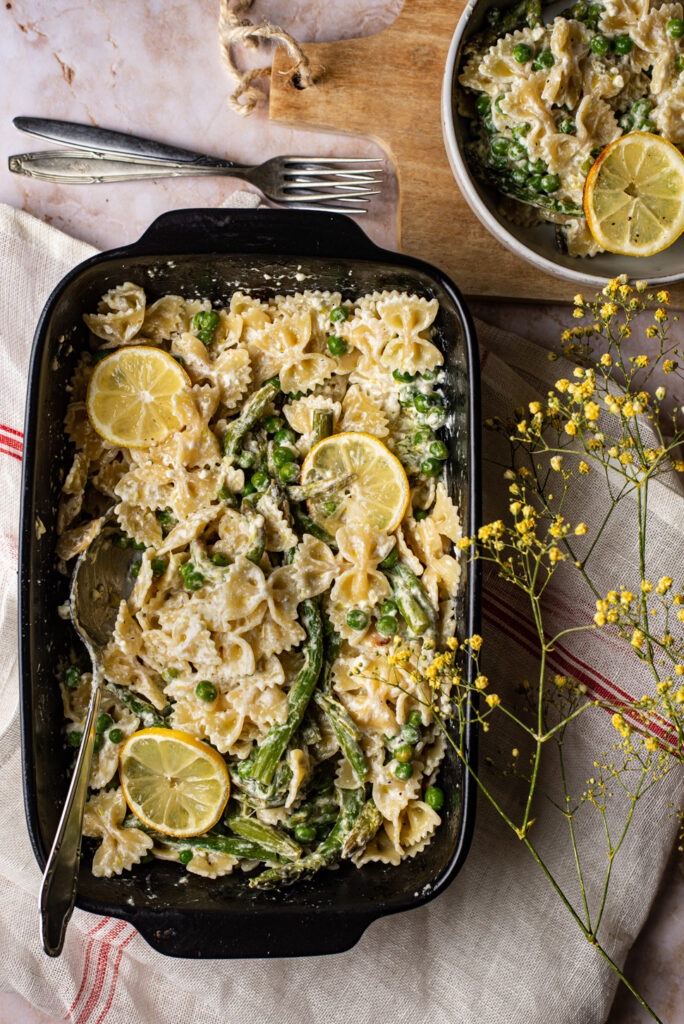 fetapasta met groene asperges en citroen