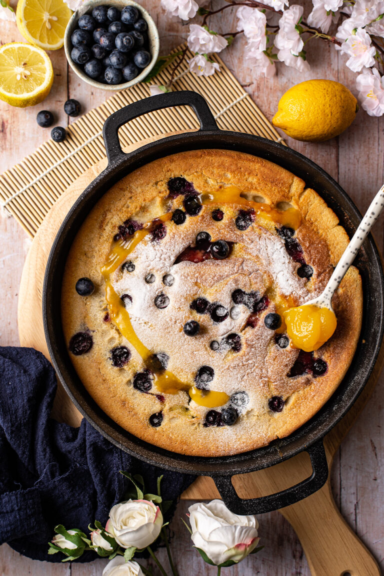 Pannenkoek uit de oven met blauwe bessen