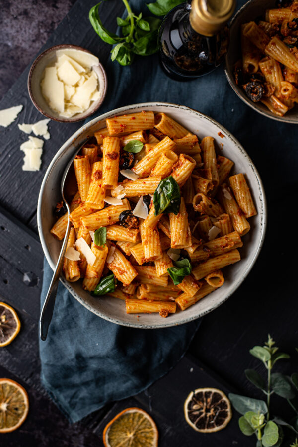 rigatoni met pittige tomatenpesto