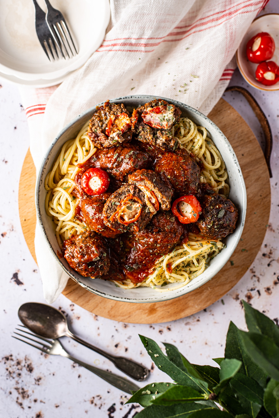 https://ohmyfoodness.nl/wp-content/uploads/2022/06/spaghetti_met_peppadew-gehaktballetjes-1.jpg