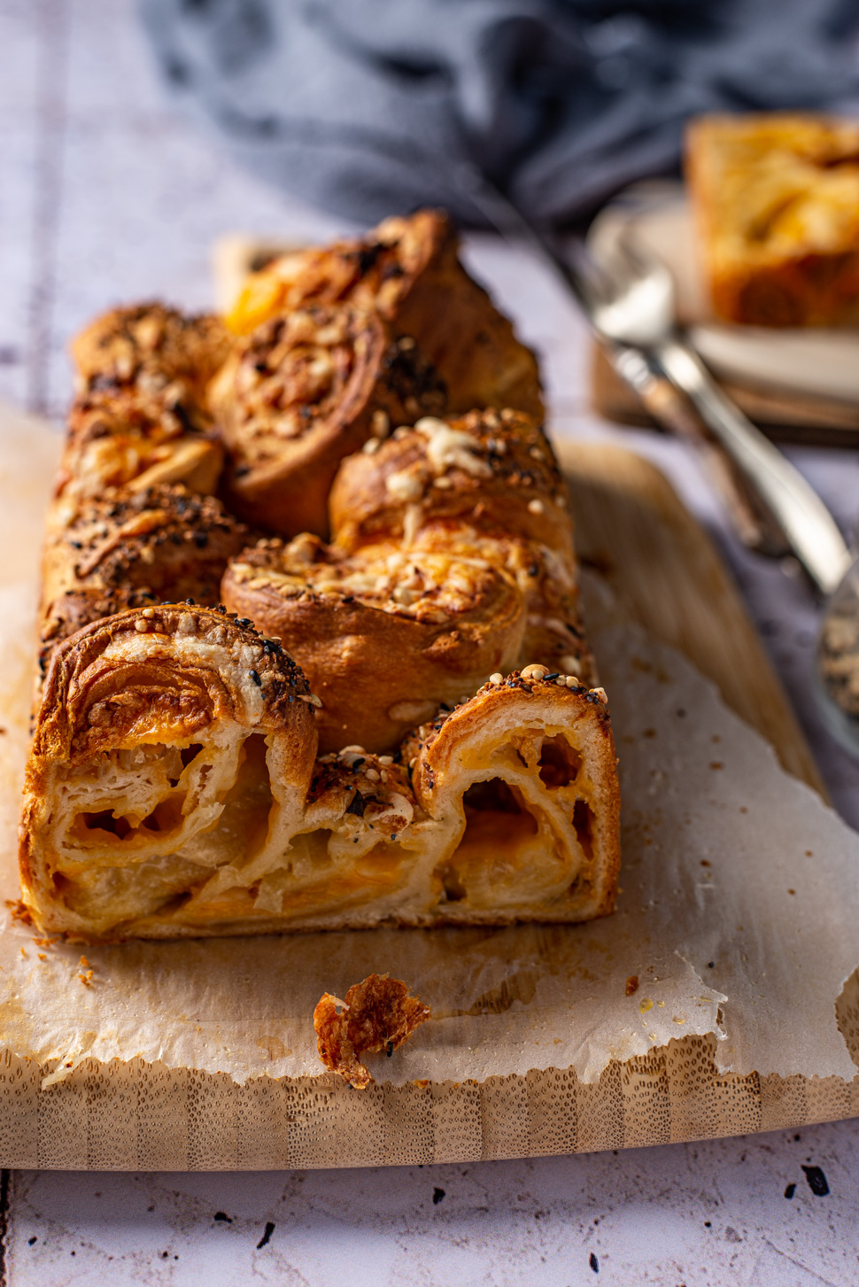 kaas-uibrood van croissantdeeg