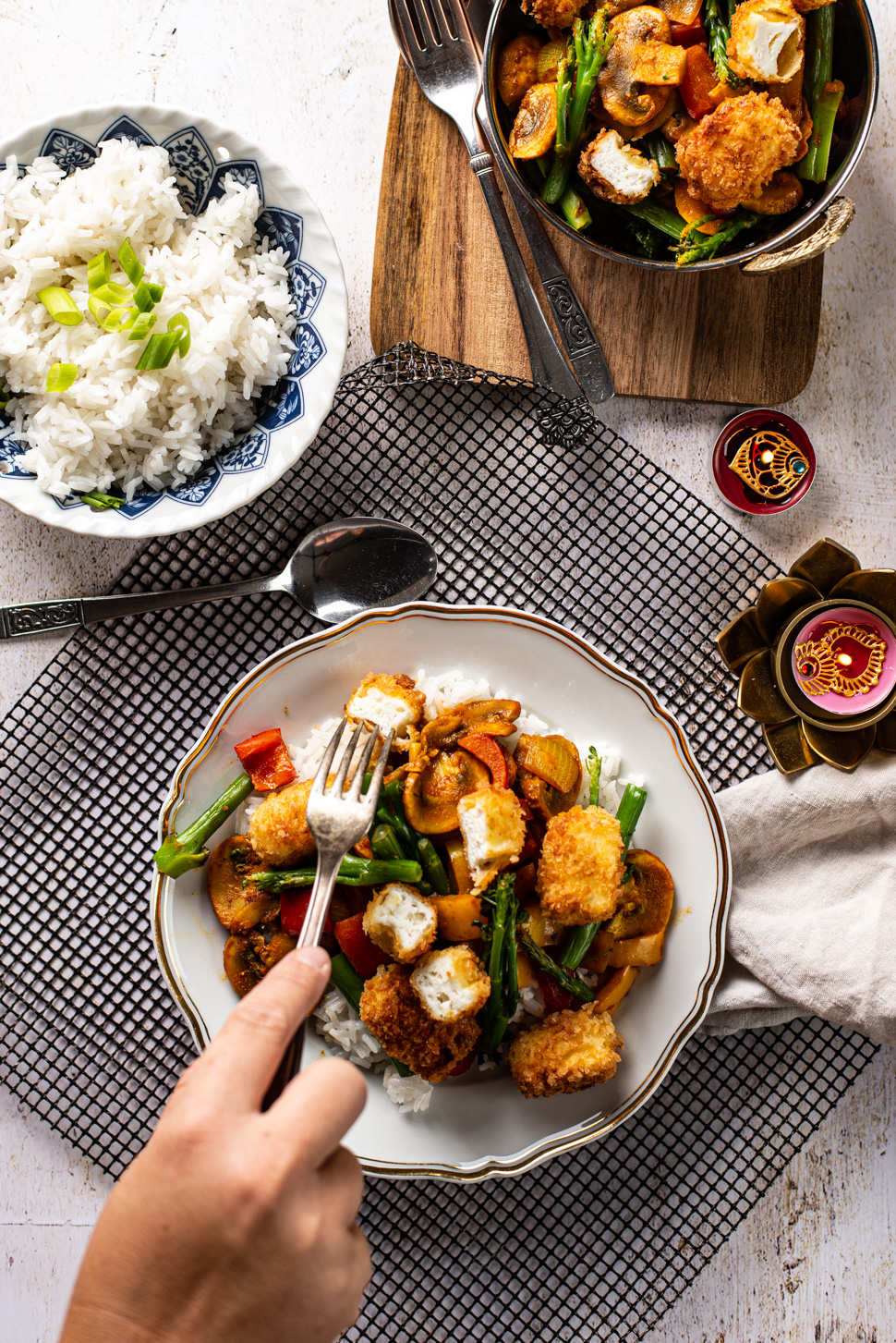 wokschotel met krokante knoflook-paneer