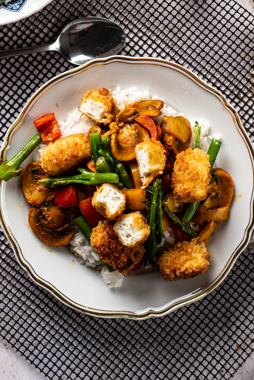 wokschotel met krokante knoflook-paneer