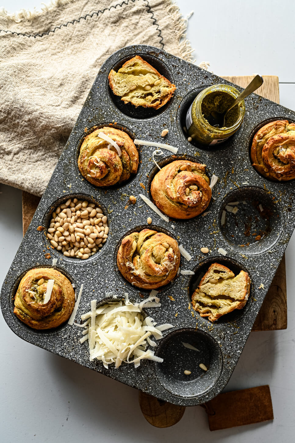 Hartige muffins met pesto