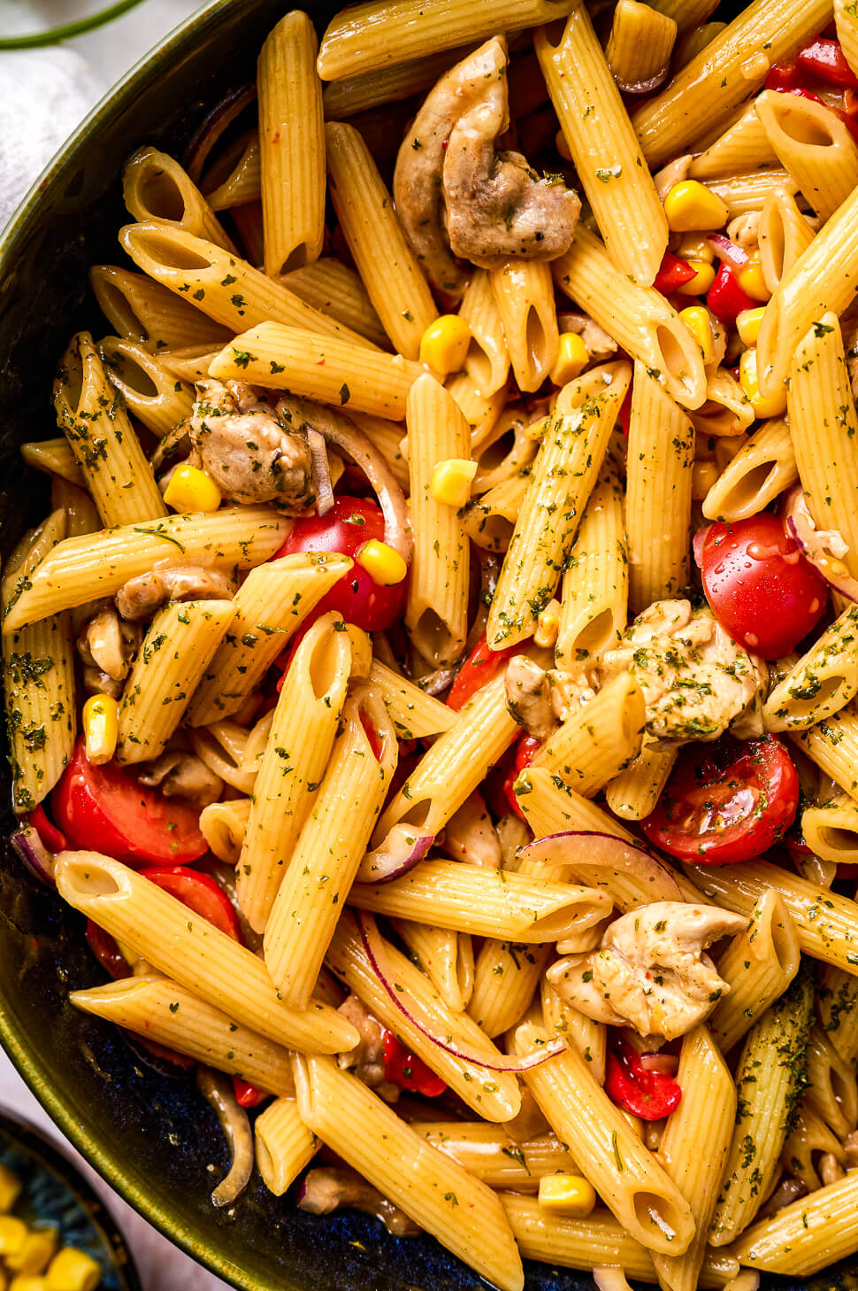 BBQ chicken pastasalade