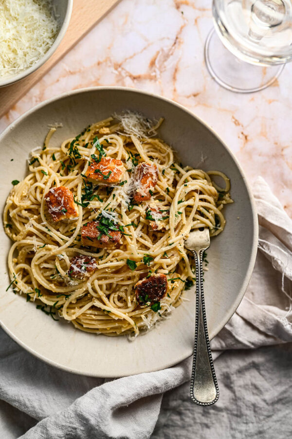 spaghetti carbonara halloumi