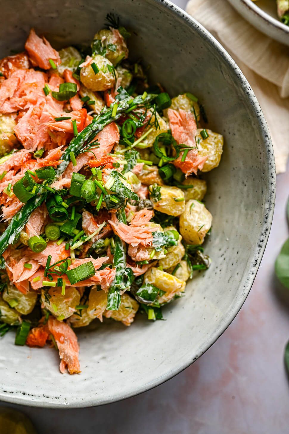 Krieltjessalade met groene kruiden en zalm 6 krieltjessalade met zalm