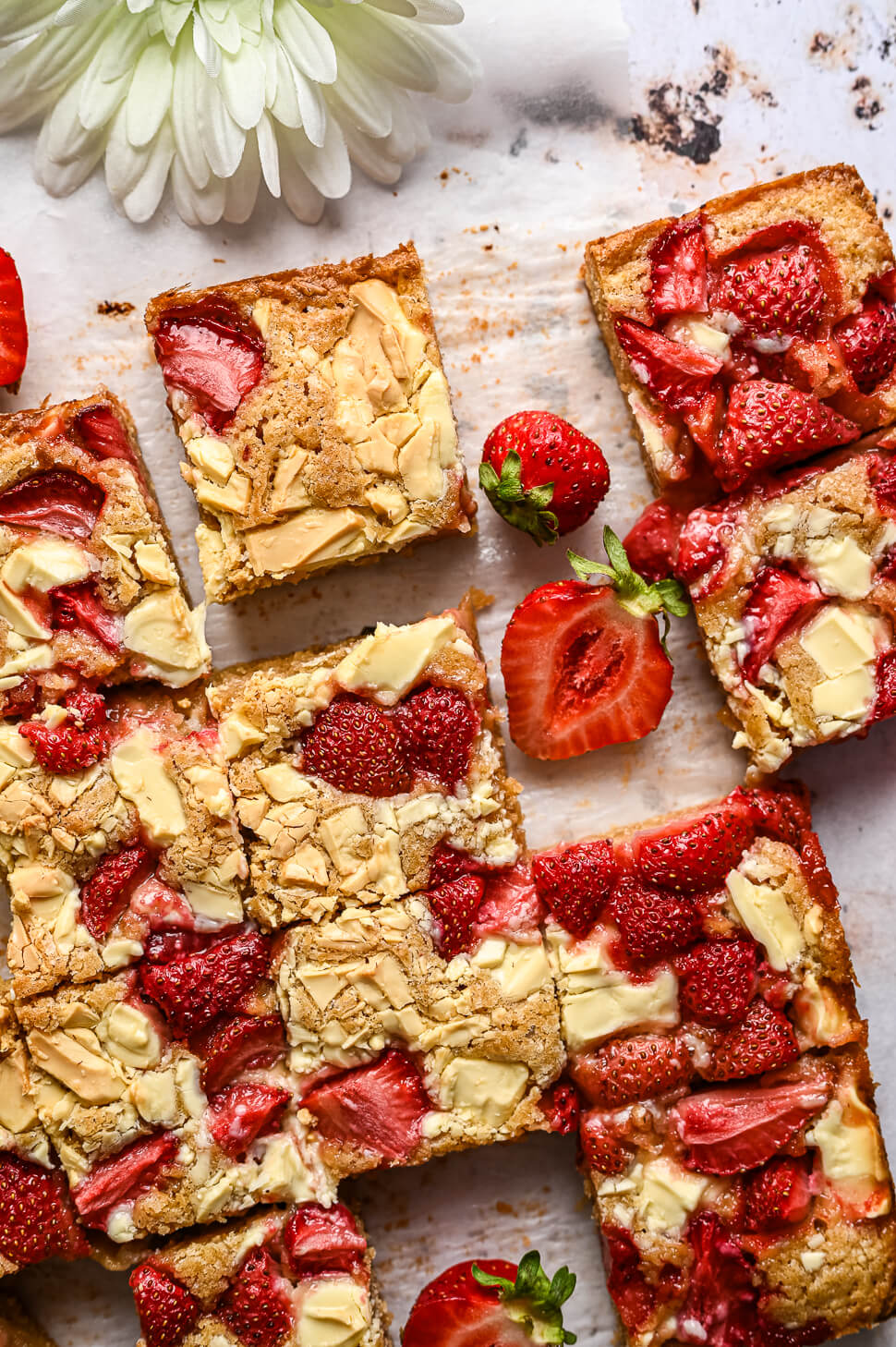 Blondies met witte chocolade & aardbeien 6 Blondies chocolade aardbeien