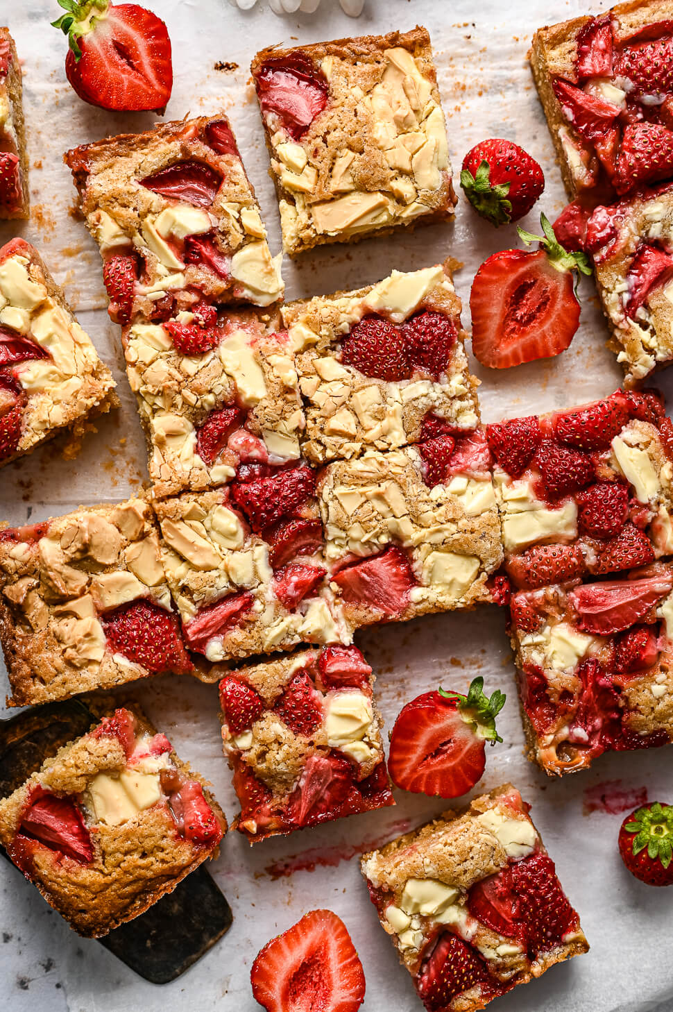 Blondies met witte chocolade & aardbeien 2 blondies recept met witte chocolade