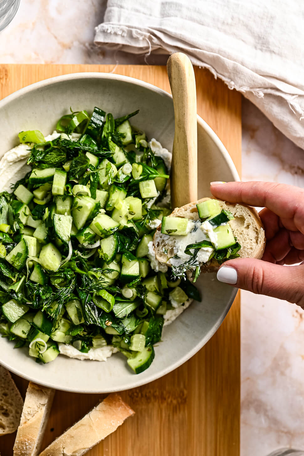 Geklopte feta met komkommersalade 4 geklopte feta met komkommersalade
