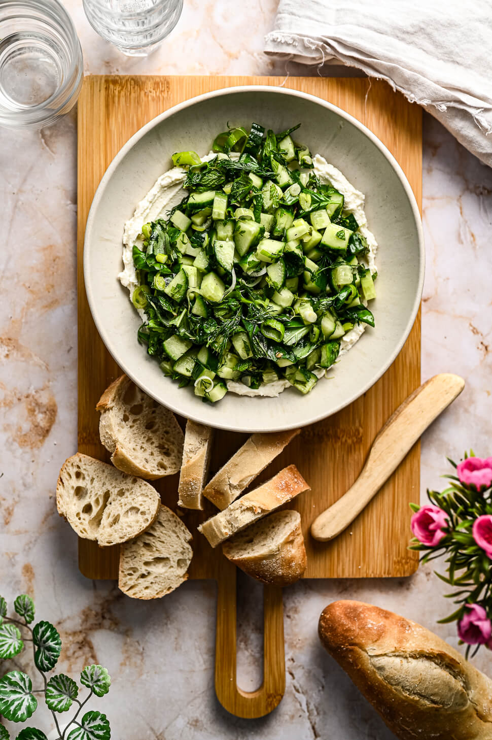 Geklopte feta met komkommersalade 2 Geklopte feta recept