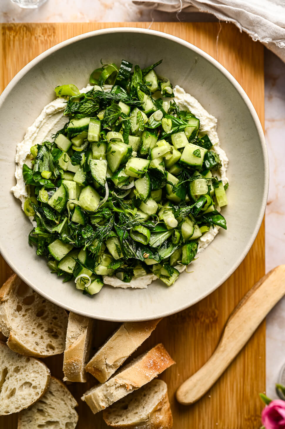 Geklopte feta met komkommersalade 6 geklopte feta