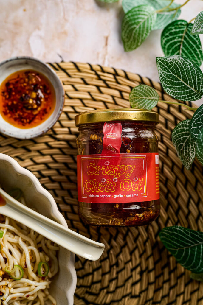 Crispy chili oil noodles met knoflook 11 heatsupply crispy chili olie