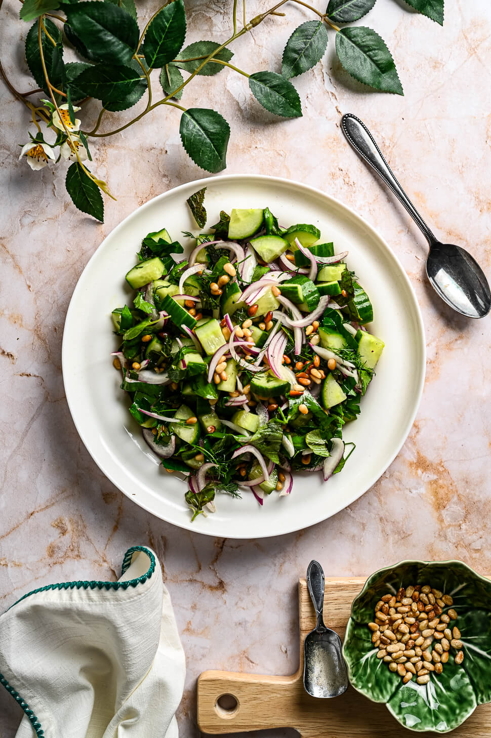 Komkommersalade maken