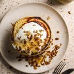 ontbijt pannenkoeken met yoghurt