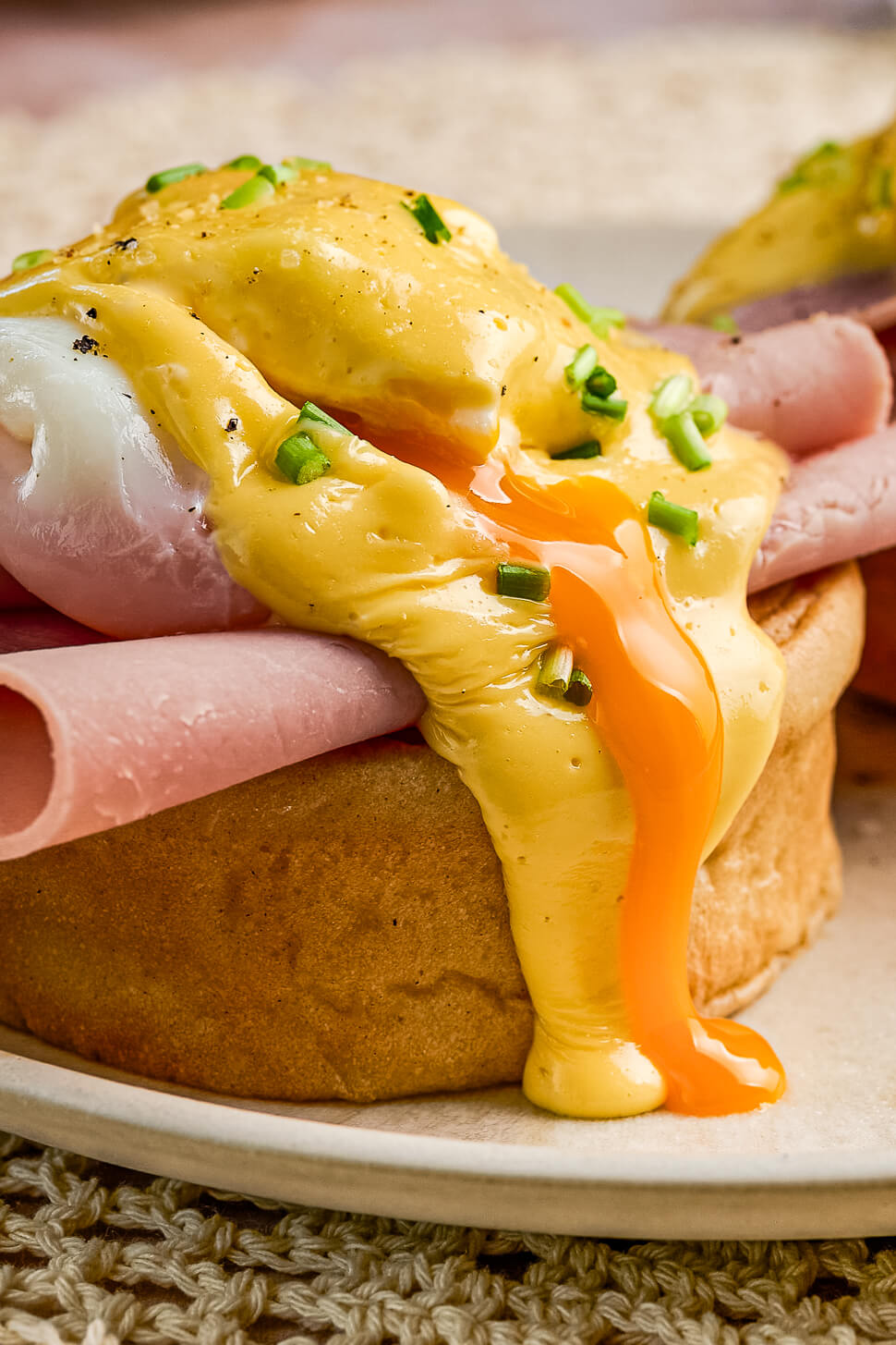 Eggs benedict
